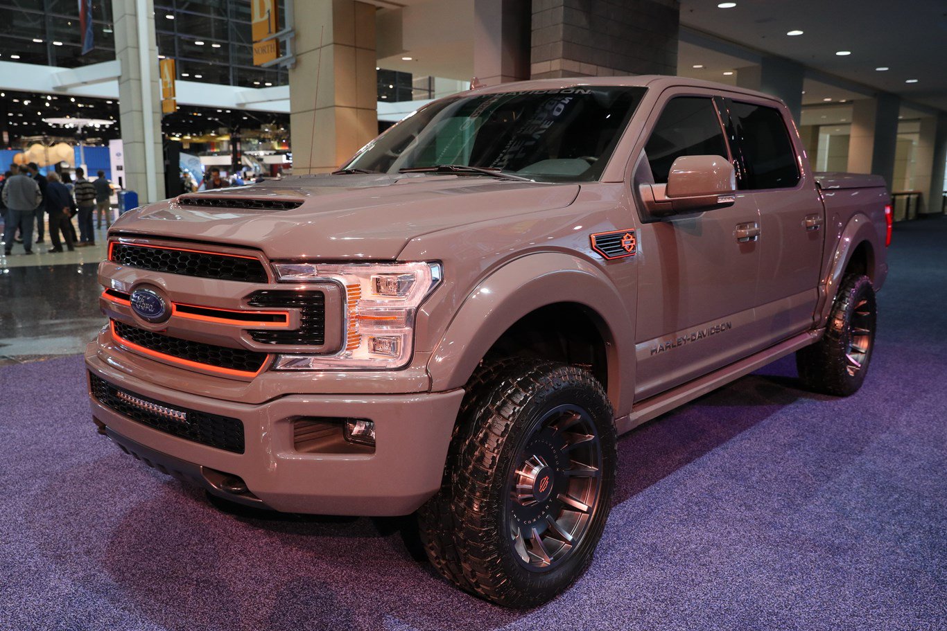 Diario Automotor: La pick up Ford F-150 Harley-Davidson 2019 se