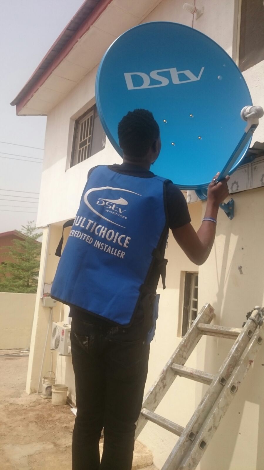 HOW TO MAINTAIN A PERFECT SATELLITE TV SIGNAL DURING THE RAINY SEASON