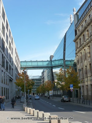 Berlin, bilder, verschiedene, bekannte, unbekannte orte, Sehenswürdigkeiten, Hochhaus, Bahn