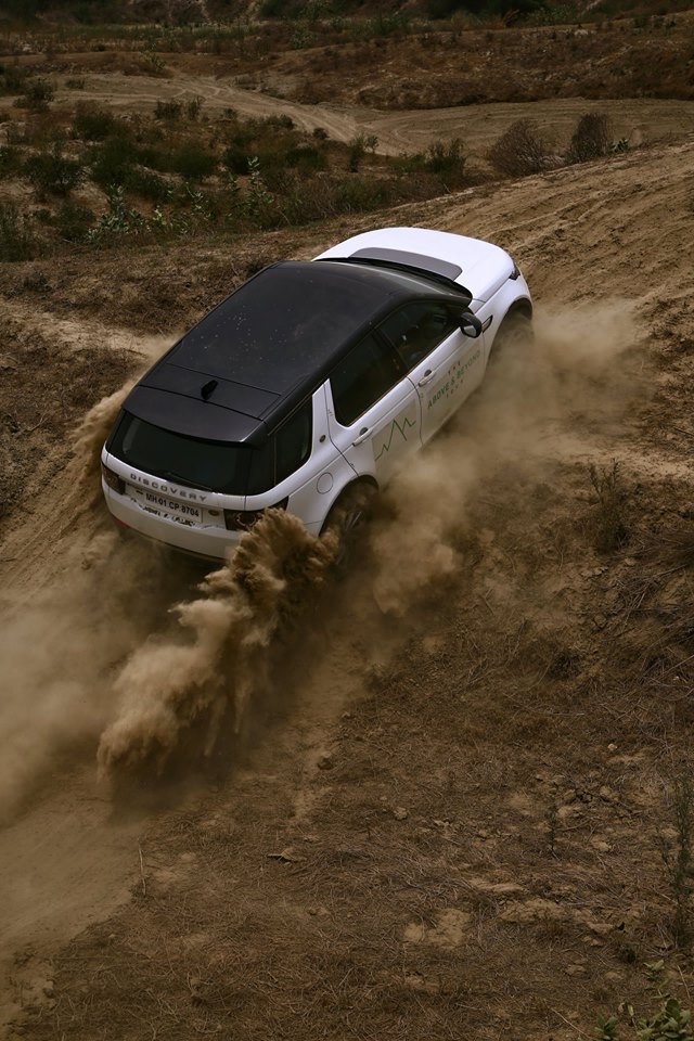 Khả Năng Lội Nước, Off Road Của Range Rover Evoque Và Discovery Sport Là Bao Nhiêu