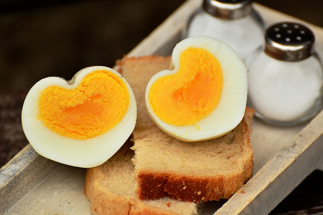 How to lose weight by eating eggs
