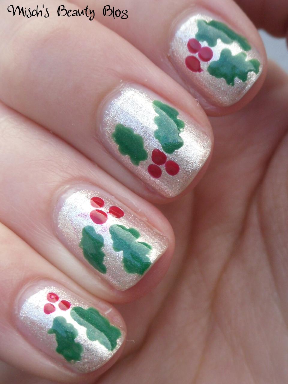 Misch's Beauty Blog: NOTD December 21st: Holly Nails