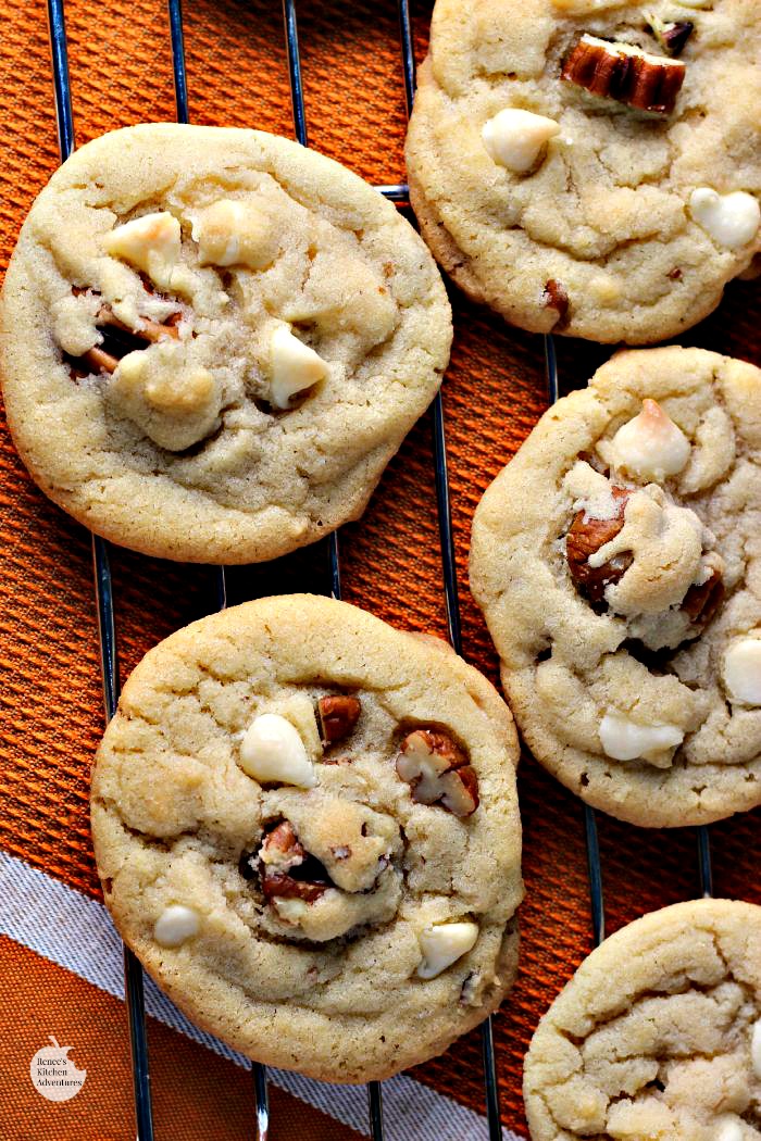 White Chocolate Chip Pecan Cookies | by Renee's Kitchen Adventures - Yummy buttery drop cookies that need to be in your cookie jar today! 