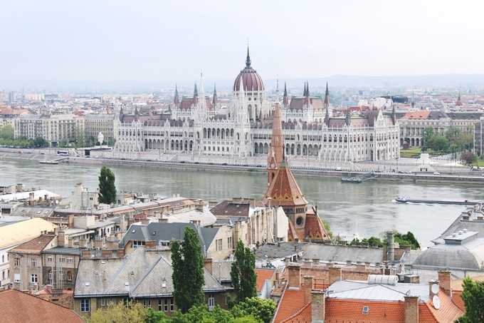 Budapest view at Danube river and Parliament.Budimpesta pogled na Dunav i Parlament.