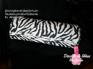 http://www.ladyqueen.com/hand-rest-cushion-pillow-towel-nail-art-manicure-care-salon-soft-column-washable-na0053.html