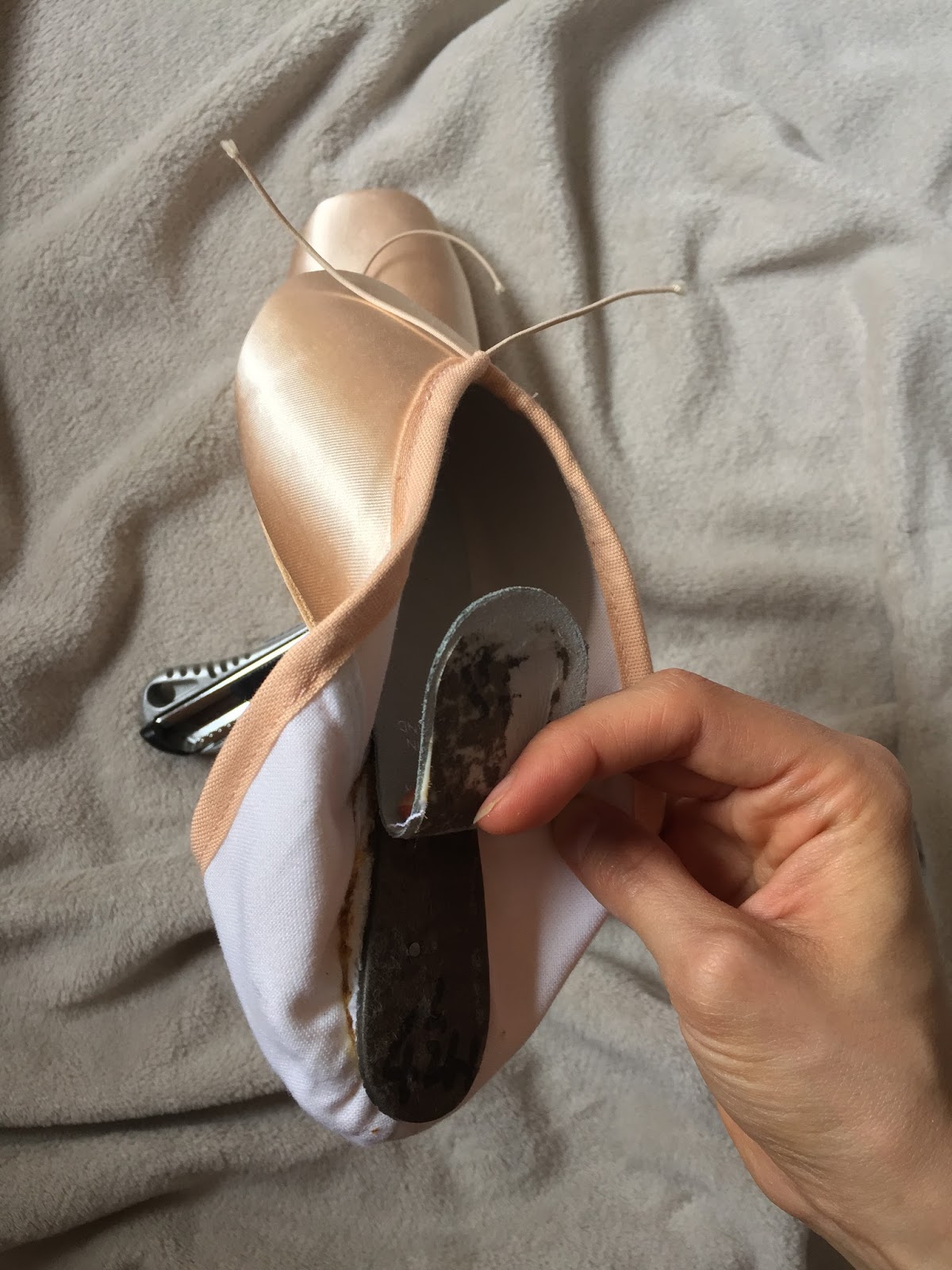 Tutorial Pointe shoe preparation