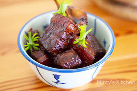 hong shao rou (red cooked pork belly)