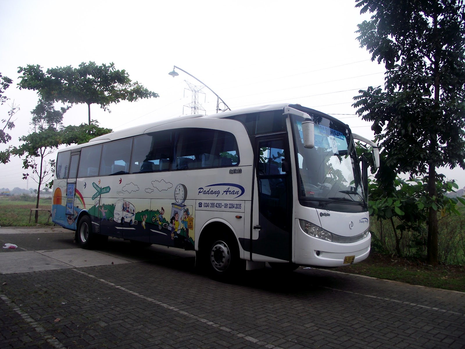 Pariwisata Padang: Menggali Potensi Bisnis PO Bus Pariwisata di Kota Seribu Mesjid