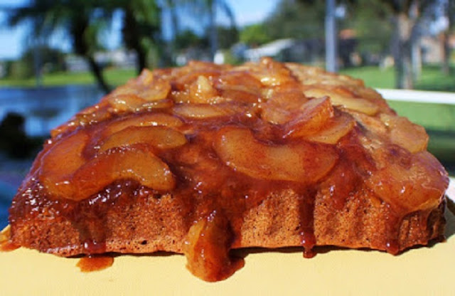 Easy Caramel Apple Upside Down Cake
