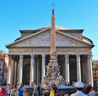 Pantheon y Fuente Fontana di Piazza della Rotonda en Roma