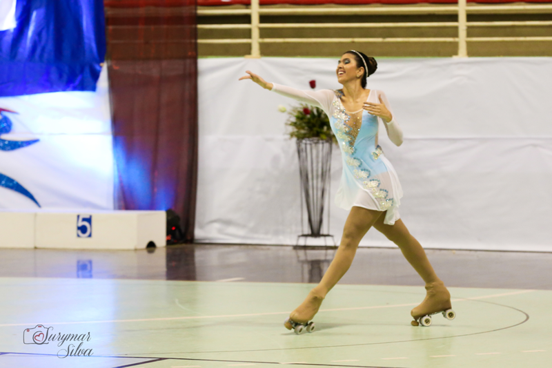 Patinadoras artísticas farão apresentação na pista de patinação no gelo do Floripa Shopping. Patinadoras artísticas farão apresentação na pista de patinação no gelo do Floripa Shopping.