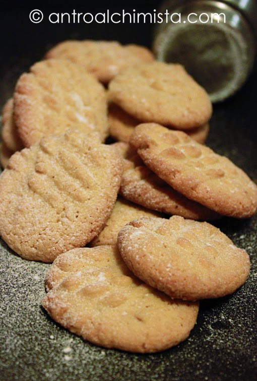 Biscotti di Farina Integrale al Burro di Arachidi e Latte di Arachidi