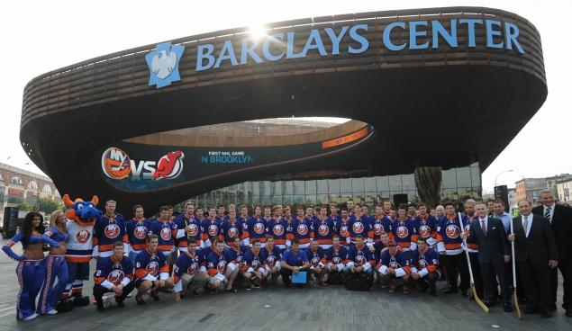 the other paper: Islanders take LIRR to get first look at new home