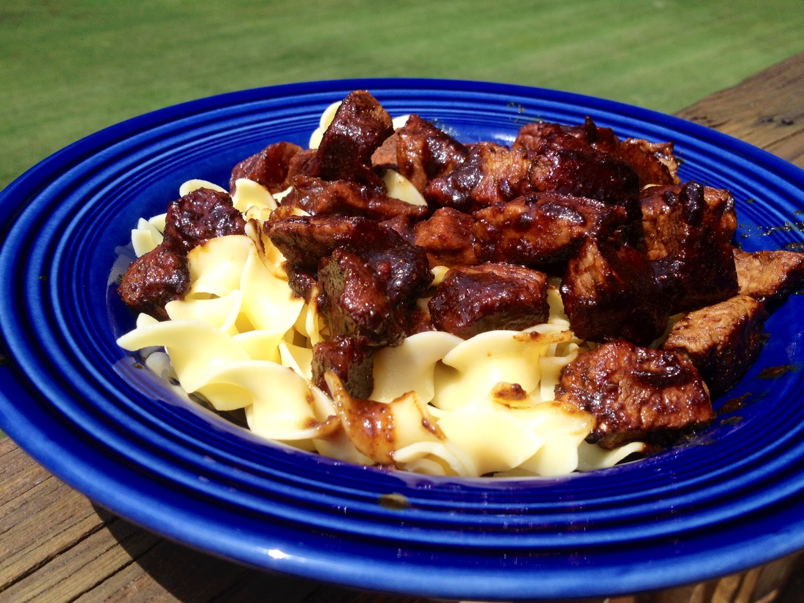 Mesdemoiselles Miam Explosive Steak Tips With Buttery Noodles