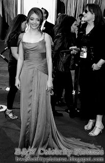 Sarah Hyland over red carpet at 2012 Academy Awards - Oscar arrival