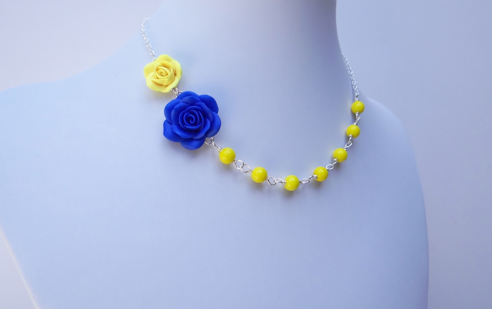 . Yellow and Royal Blue Rose Necklace, Yellow and Royal Blue Wedding
