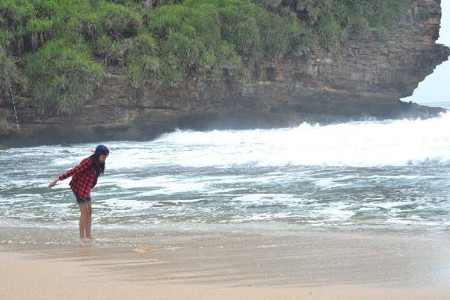 pantai timang sisi timur foto indahnya pantai timang