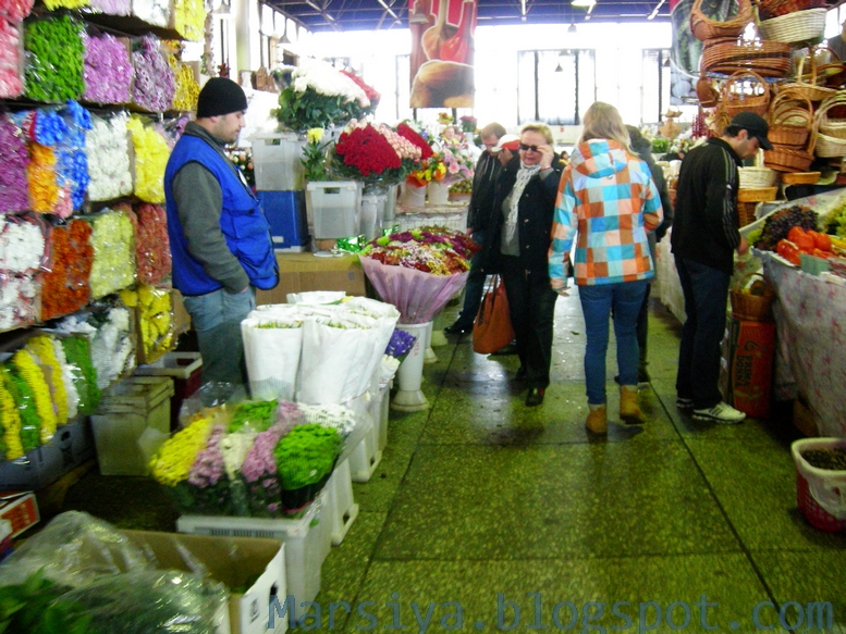 Как работает рижский рынок. Рижский цветочный рынок. Рижский рынок цветов. Рижский рынок ,цветы ассортимент. Рижский рынок цветы.