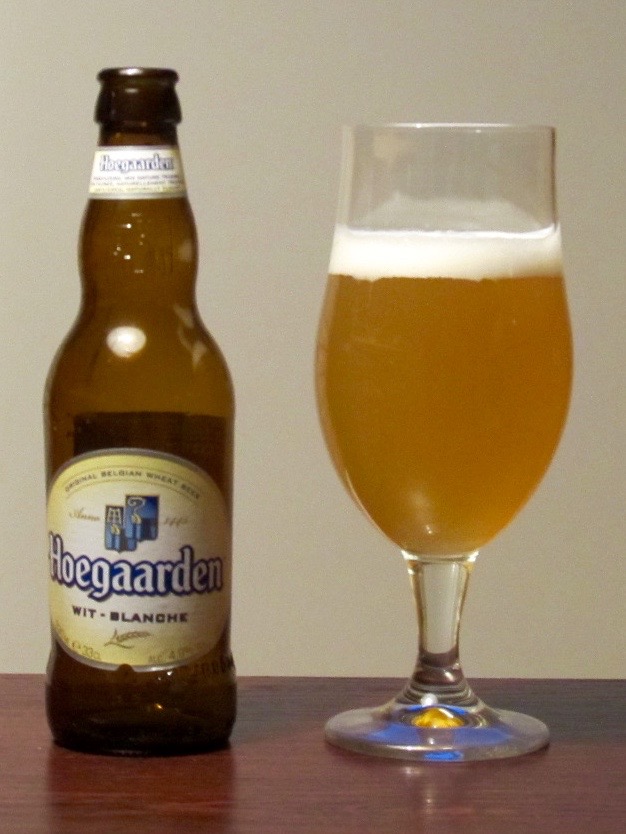 Бельгийское пшеничное. Пиво Хугарден пшеничное. Хугарден Бланш пиво. Пшеничное Бланш Хугарден. Бельгийское пиво Хугарден.