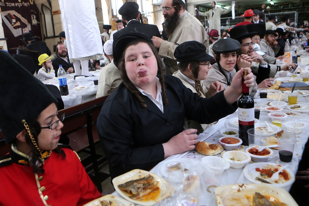 Еврейские праздники какие есть. Праздники евреев. Пурим в Израиле. Еврейская вечеринка. Пурим 2020.