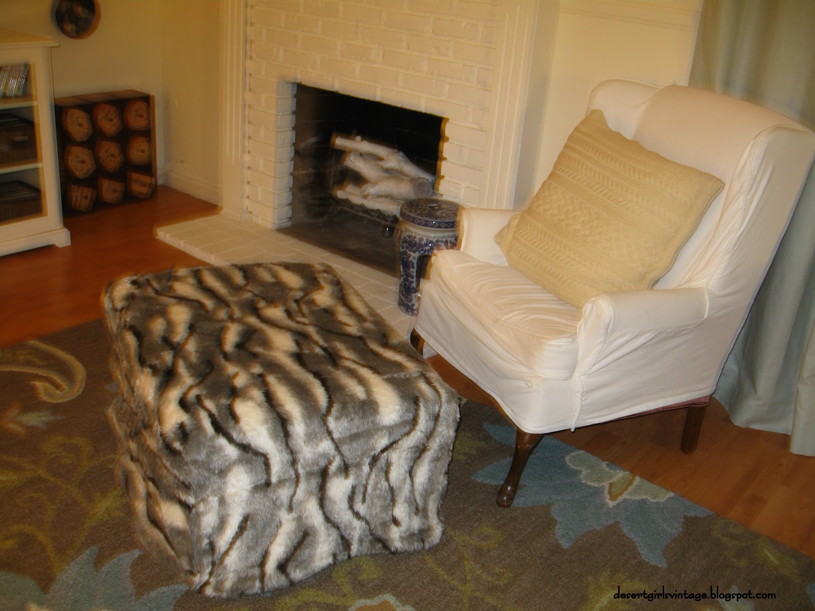 Desert Girls Vintage DIY Fur Ottoman Cover