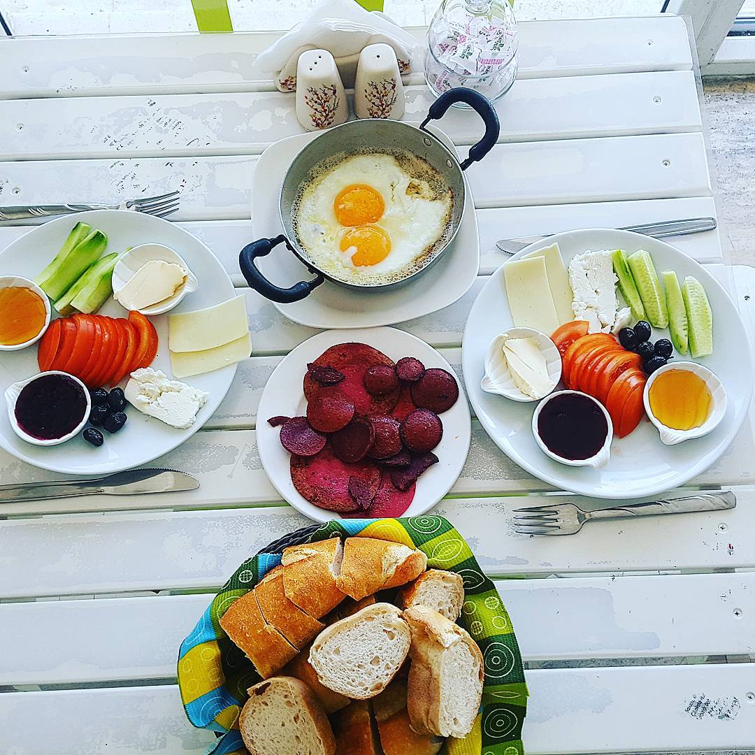 KEKİK ALAÇATI CAFE EV YEMEKLERİ ÇEŞME İZMİR MENÜ FİYAT LİSTESİ Mekan