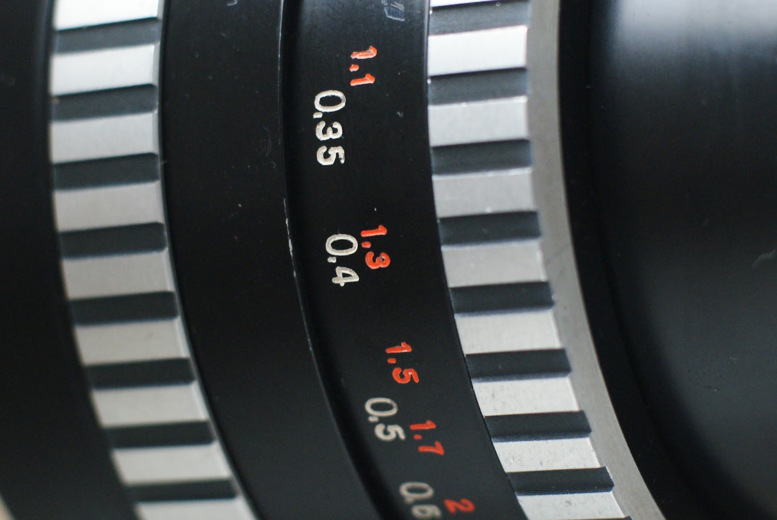 Objectif Carl Zeiss Jena T 2,8/50 – Monture M42 – Made In RDA – Très Bon état