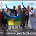 بالفيديو صينيون يلتقطون الصور التذكارية مع العلم الأمازيغي ويرفعون شارات النصر تضامنا مع الامازيغ