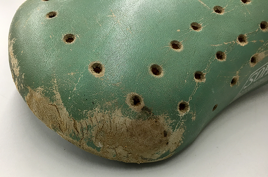 bianchi celeste spray paint