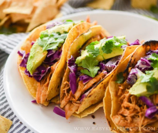SLOW COOKER HONEY CHIPOTLE CHICKEN TACOS