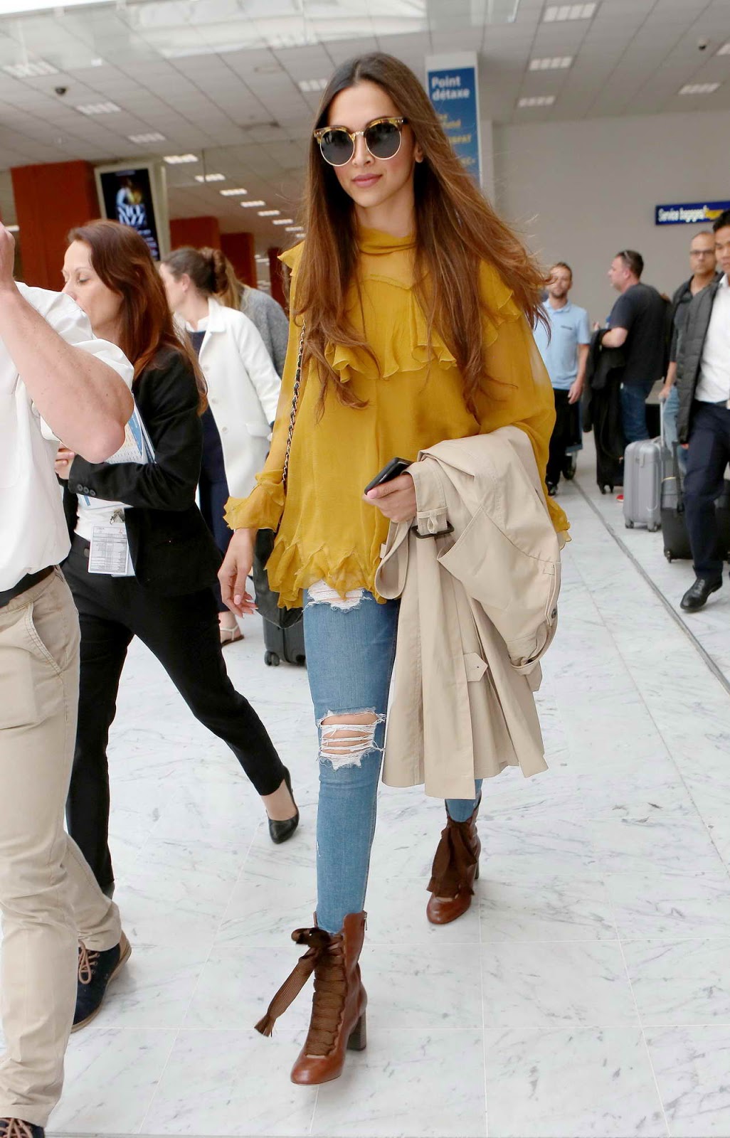 Deepika Padukone Looks Gorgeous As She Arrives At Nice CÃ´te d'Azur International Airport For The 70th Cannes Film Festival 2017 in France