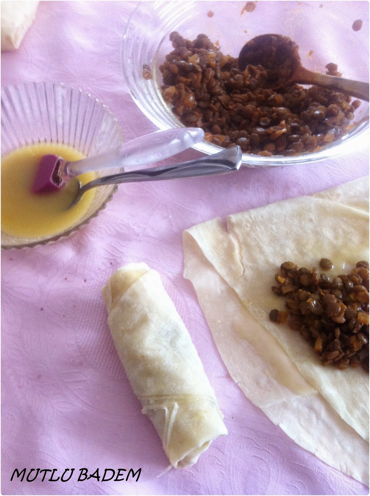 YEŞİL MERCİMEKLİ UNLU BÖREK Mutlu Badem