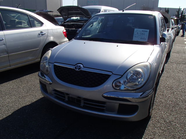Toyota duet 2002