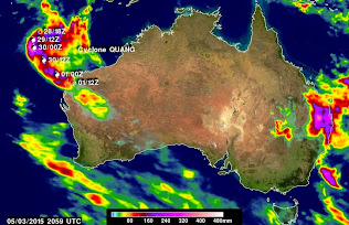 HEAVY RAINFALL FALLS ON AUSTRALIAN COASTS