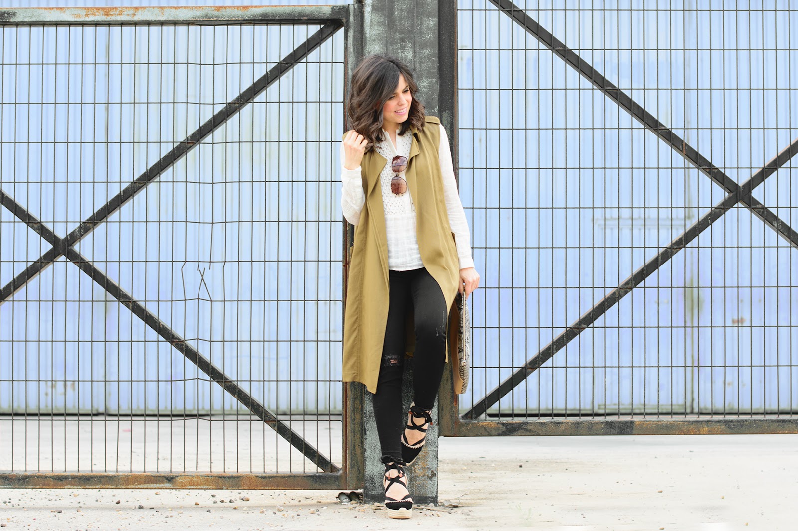 Look de ponteunostacones con cuñas negras de Zara