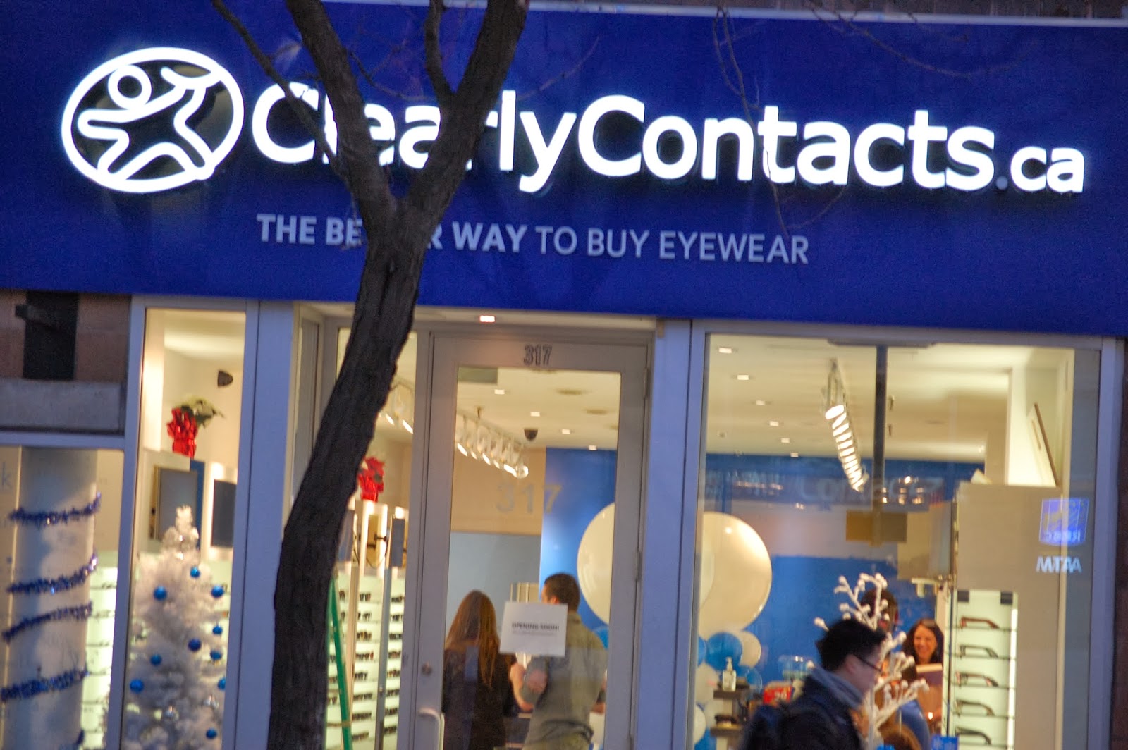 Toronto things: Clearly Contacts opens store in Toronto on Queen Street