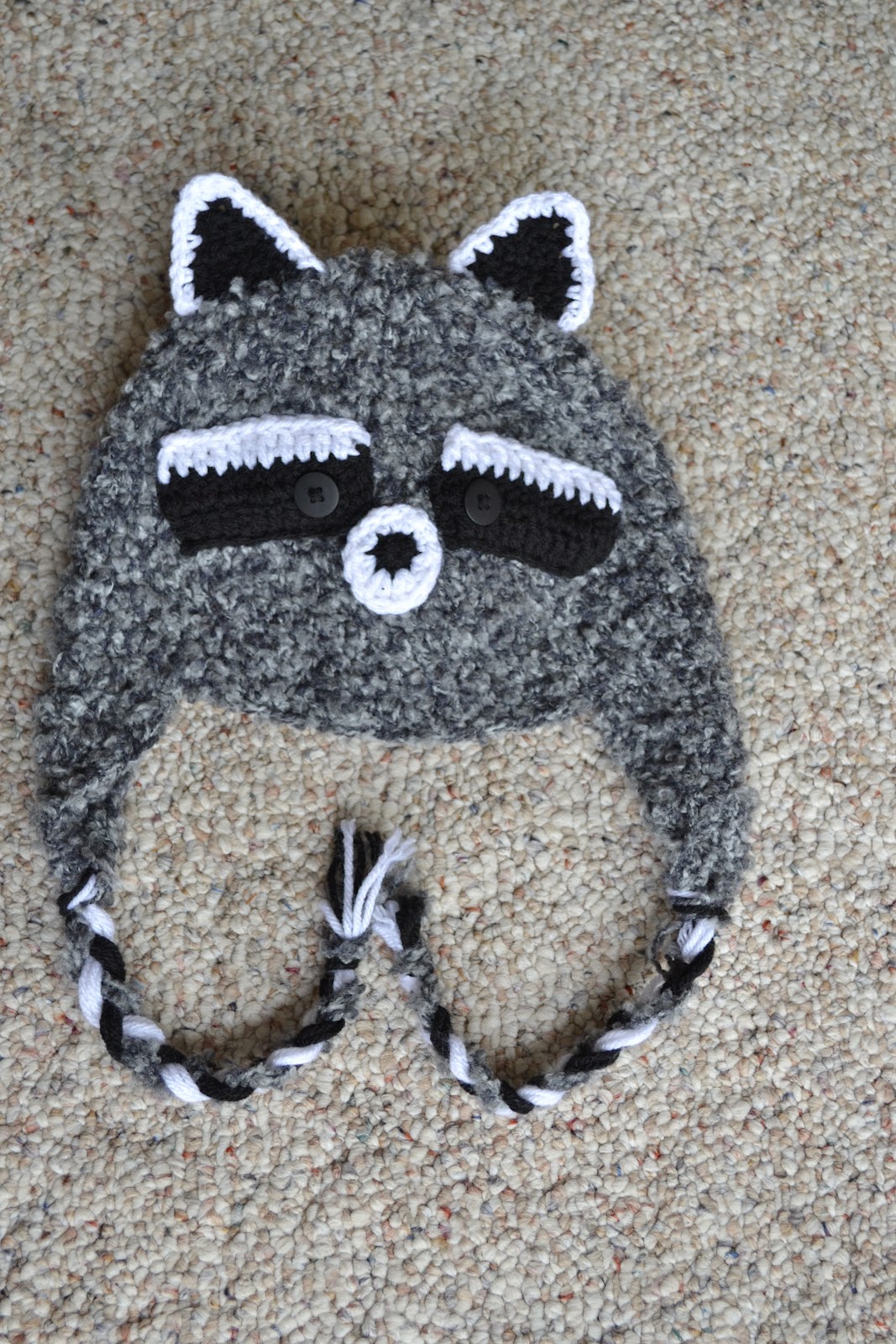 knotty-knotty-crochet-raccoon-hat-free-pattern
