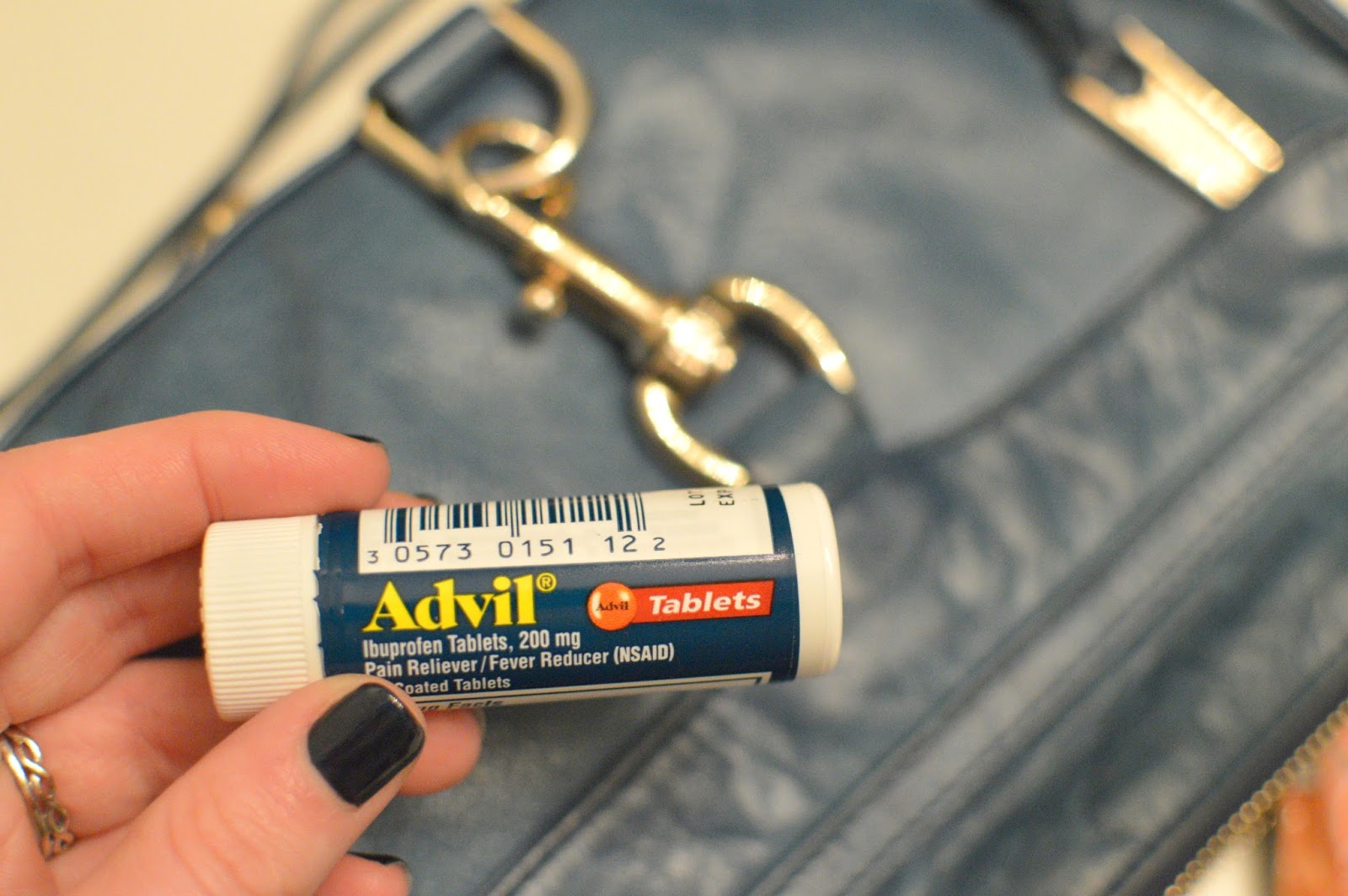 advil tablet vial