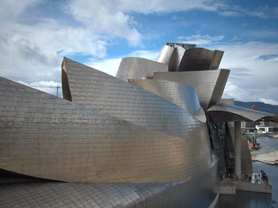 01. Museum Guggenheim di Bilbao, Spanyol