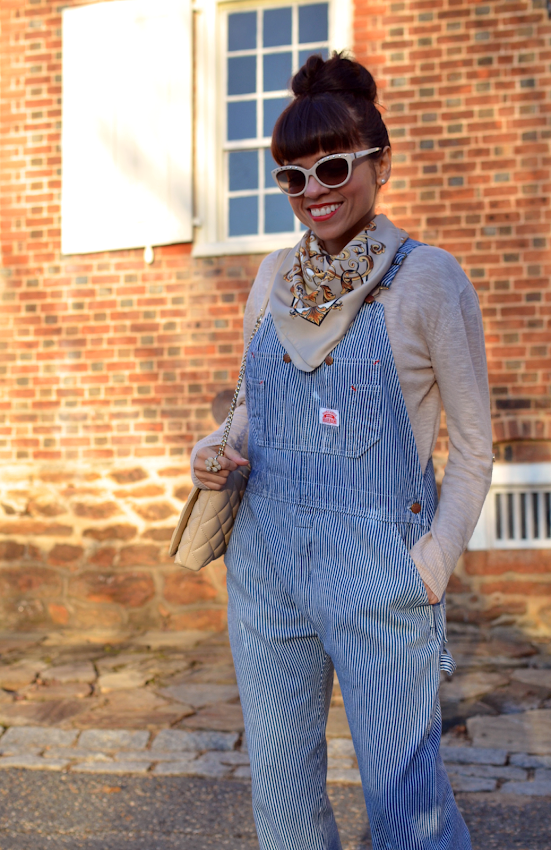 How to wear overalls 