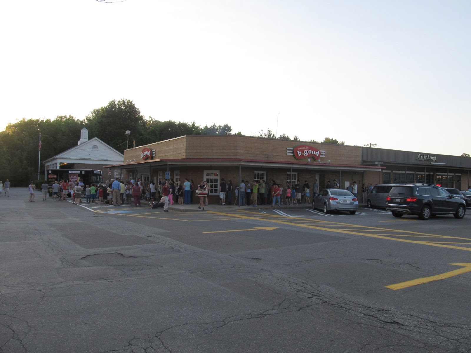 Bedford Mass What's new in Retail b.good Restaurant Opens in Bedford