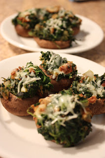 Paleo Licking Good!: Appetizer: spinach stuffed mushrooms
