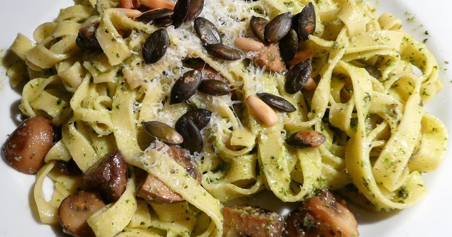 Kulinarische Welten zu Fisch- und Meeresfrucht: Pasta mit Rucolapesto ...