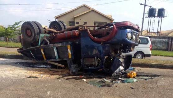 3 Photos: Trailer accident in Owerri