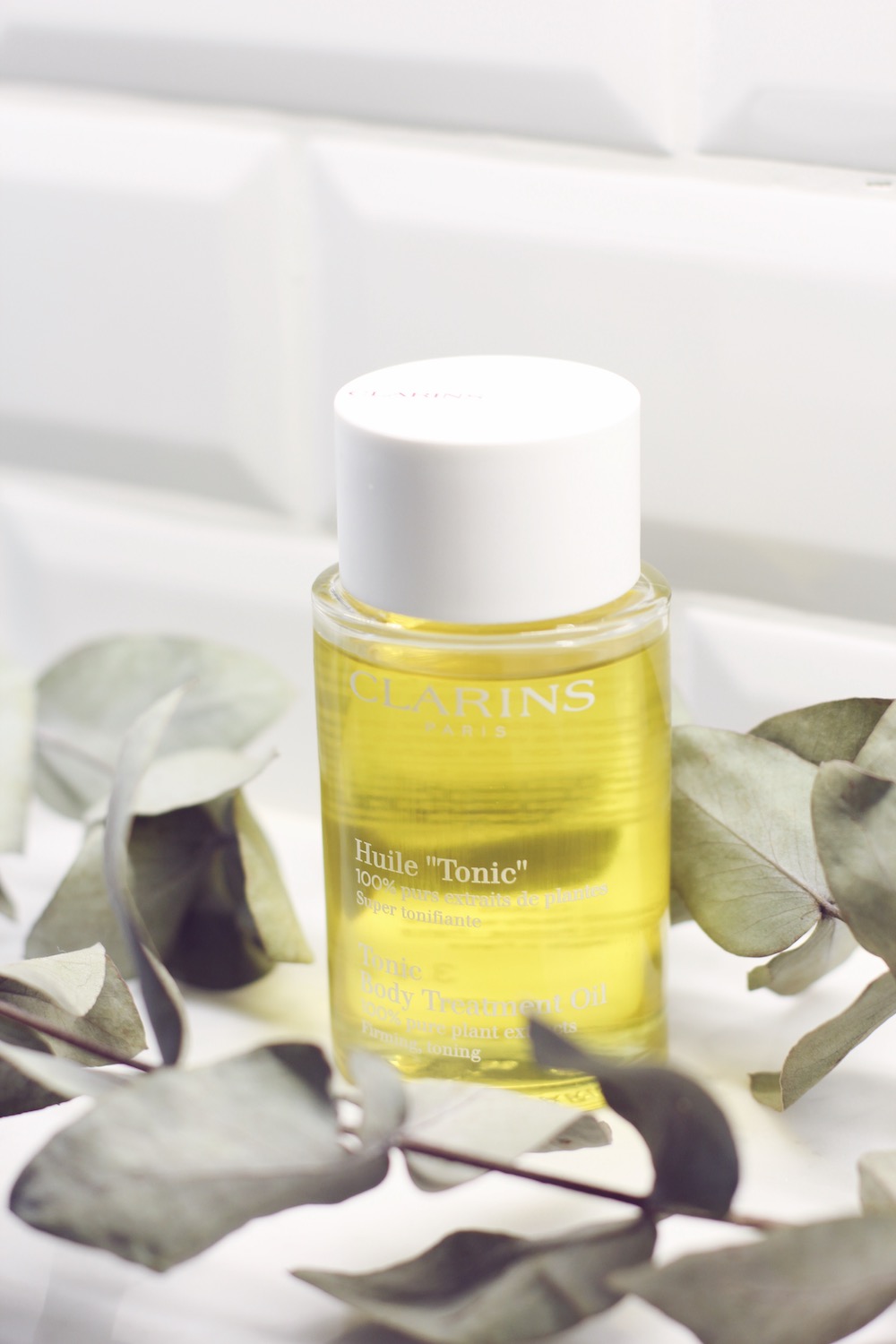 CURRENTLY LOVING // CLARINS TONIC BODY TREATMENT OIL ALEXSANDRA