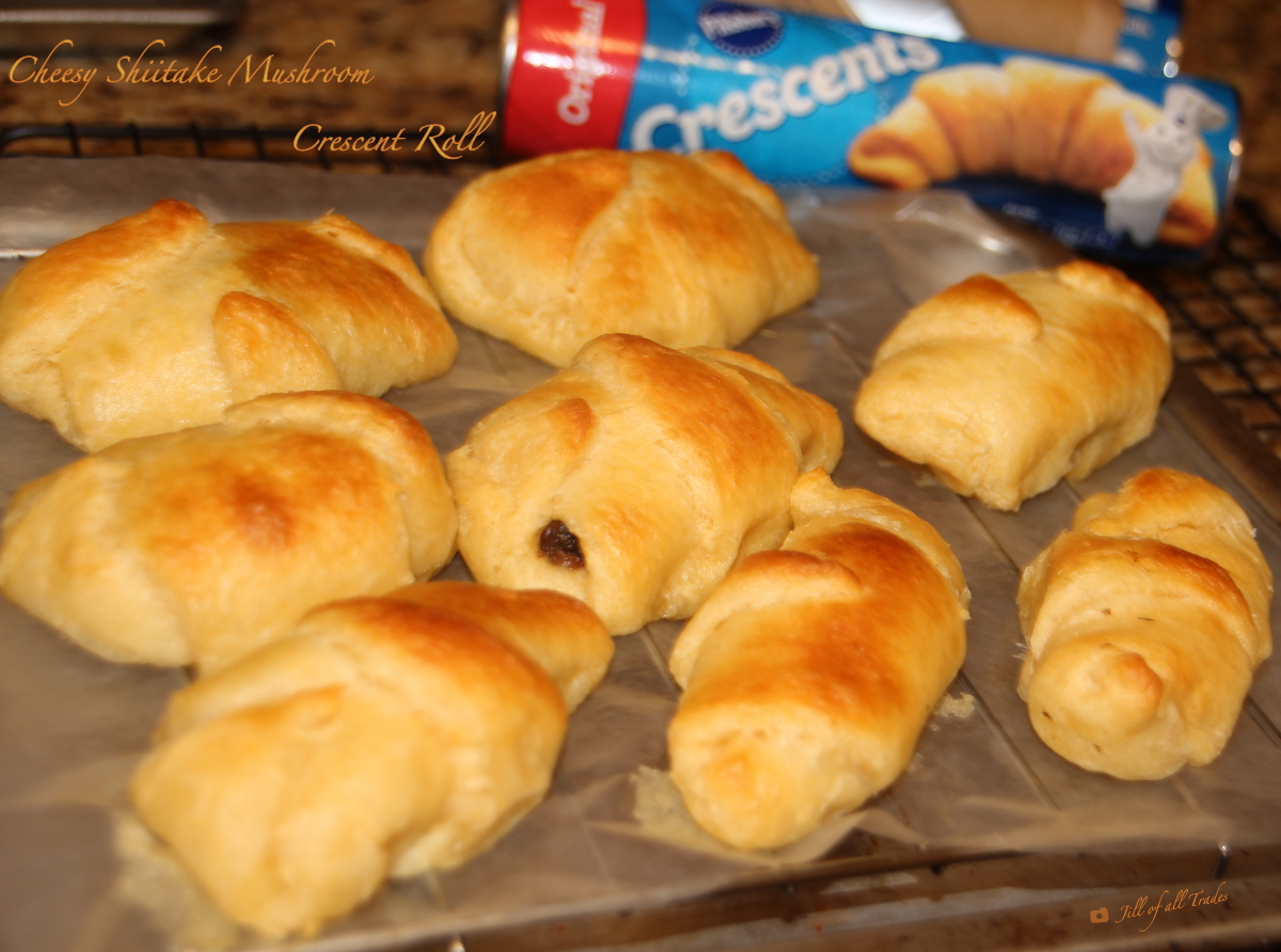 Cheesy Shiitake Mushroom Crescent Roll