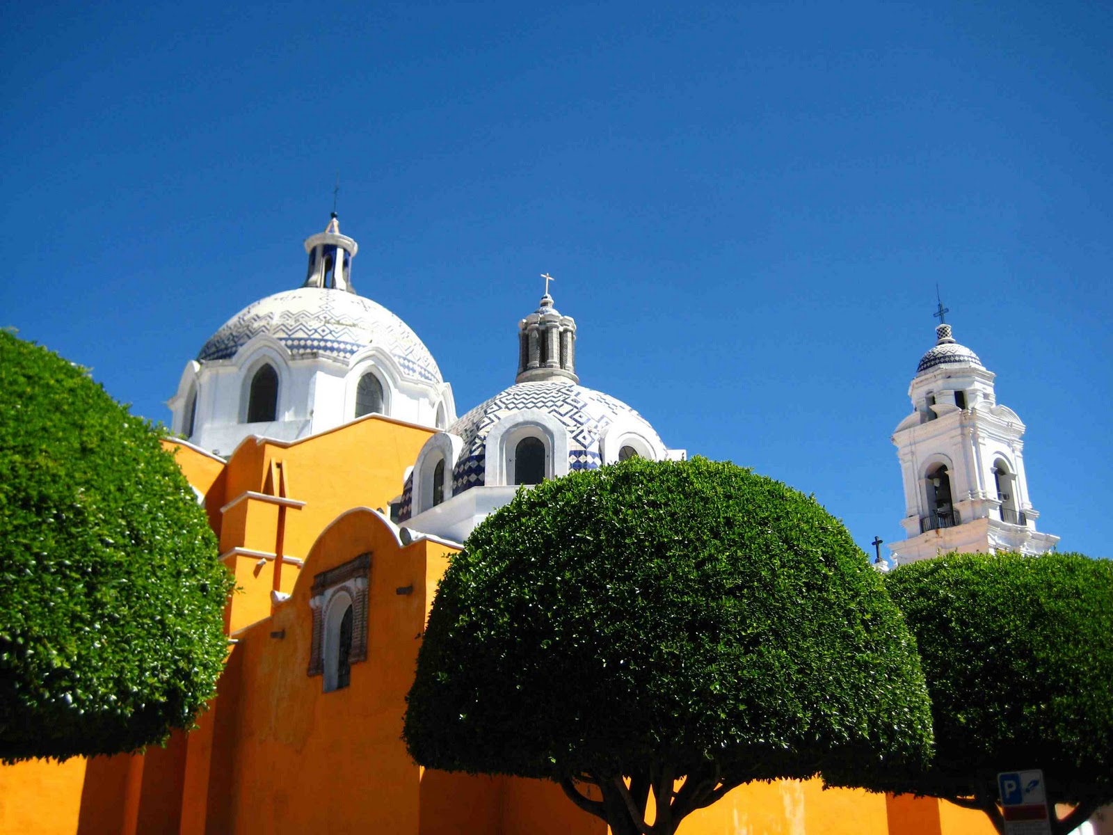 Eric & Autumn's World Roll Up Tlaxcala, Biggest Little City in Mexico!