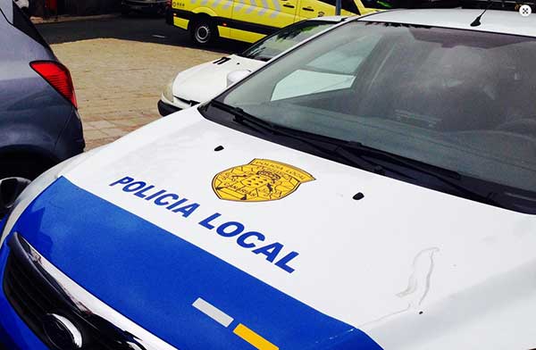 Una mujer detenida por abandonar a su hijo de dos años en la puerta de un bingo, Las Palmas de Gran Canaria Una mujer detenida por abandonar a su hijo de dos años en la puerta de un bingo, Las Palmas de Gran Canaria