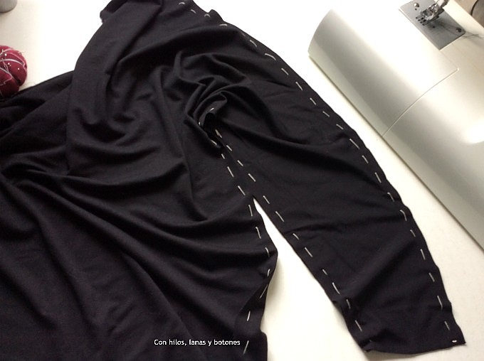 Con hilos, lanas y botones: Cómo hacer un vestido efecto falda y blusa