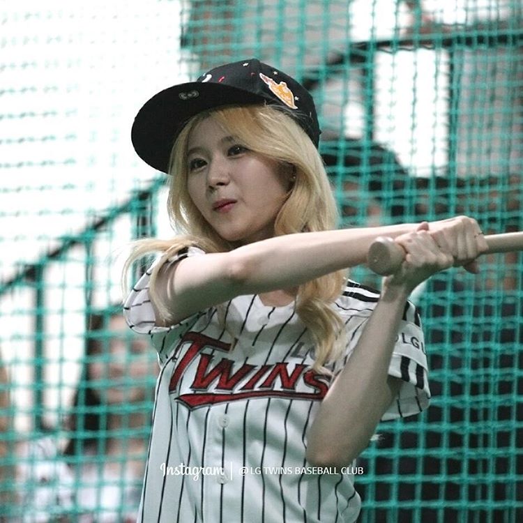 Joe's Twice Photo Blog (update. more photos) TWICE, baseball game